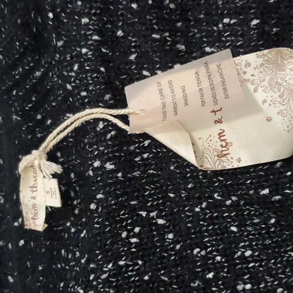 Hen & thread Sweater  size s black and white color little bit more long  back - Picture 10 of 12